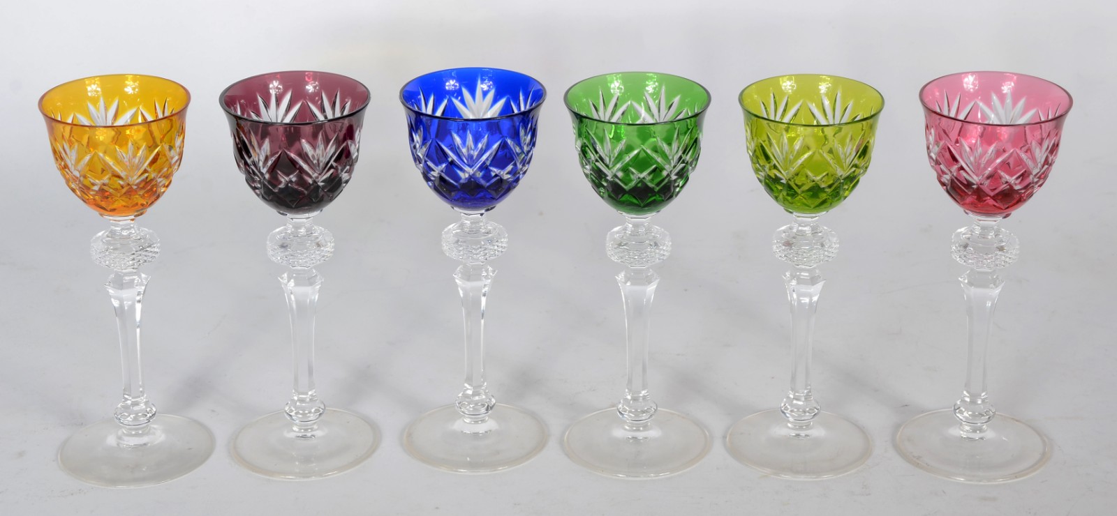 Conjunto com 6 cálices para licor de cristal europeu doublé lapidado... - foto 2 de 4