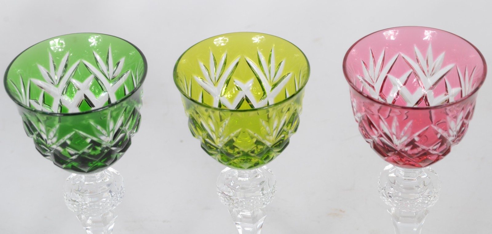 Conjunto com 6 cálices para licor de cristal europeu doublé lapidado... - foto 4 de 4