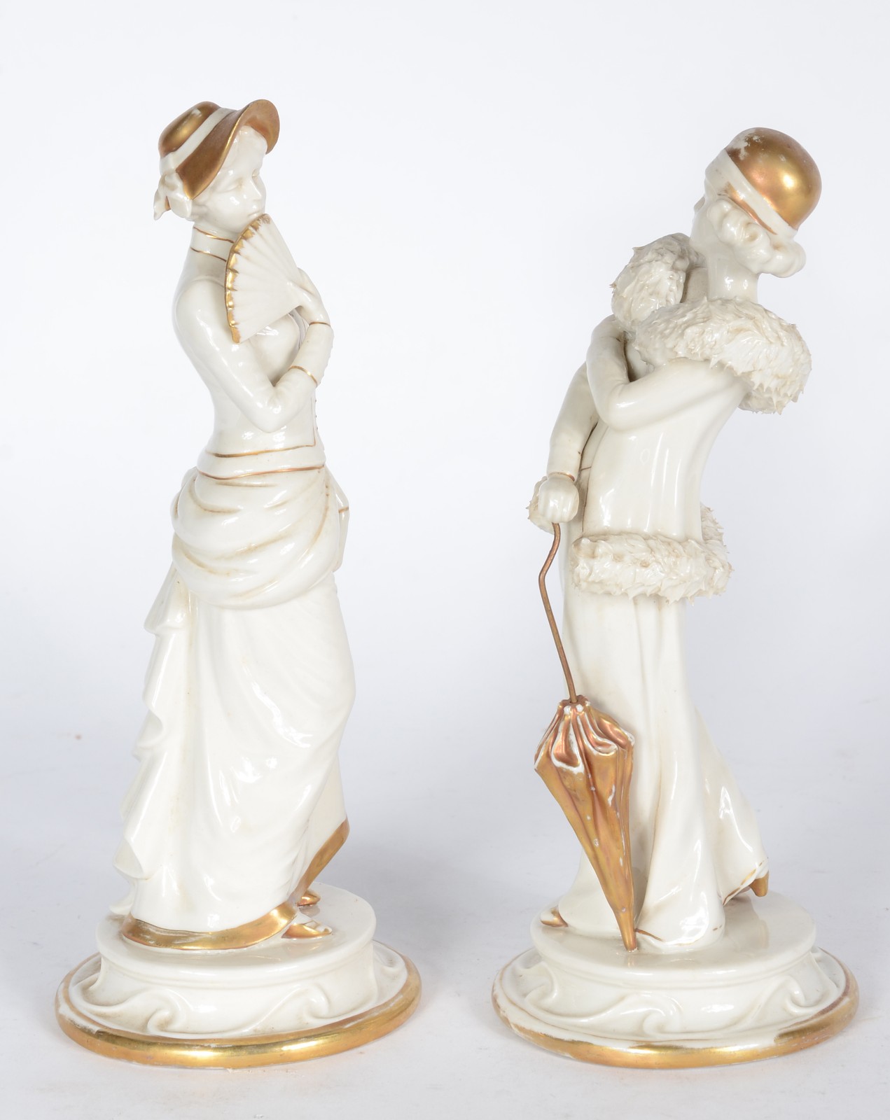 Par de estatuetas de porcelana portuguesa Época" nas cores branca e... - foto 2 de 6