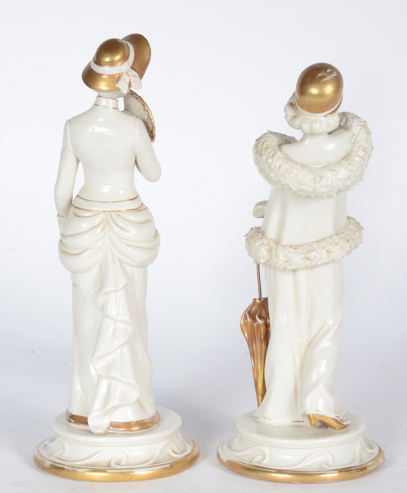 Par de estatuetas de porcelana portuguesa Época" nas cores branca e... - foto 3 de 6