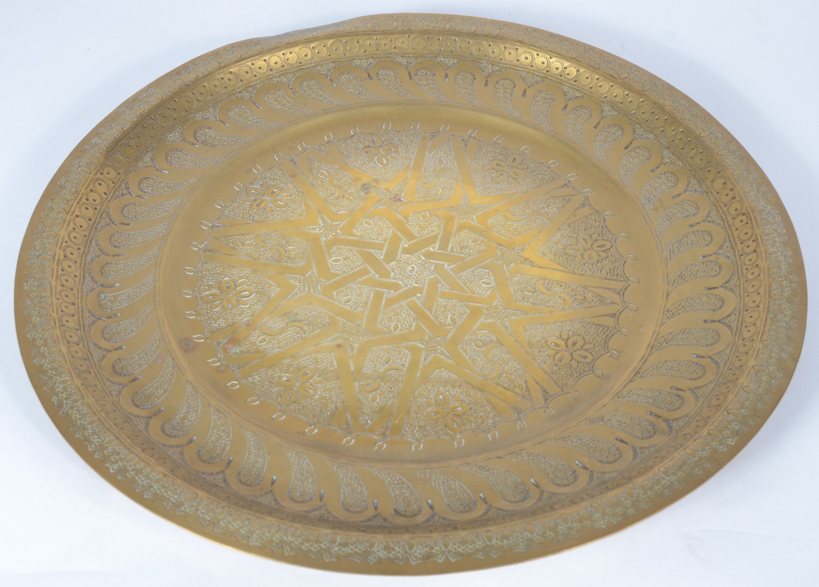 Grande chaleira decorativa de metal dourado oriental trabalhado com... - foto 4 de 6