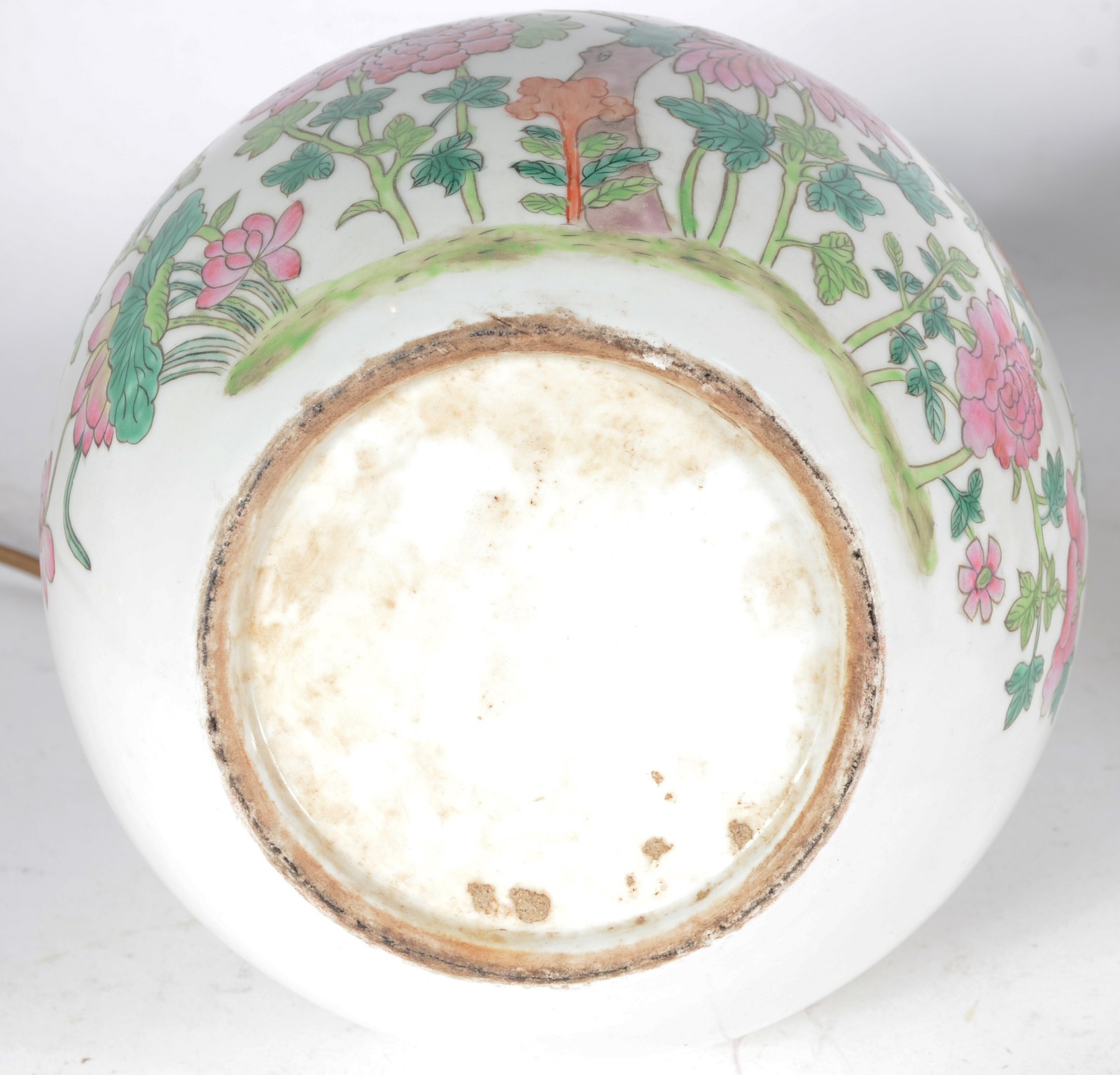 Par de abatjoures de porcelana oriental com flores em policromia... - foto 7 de 8