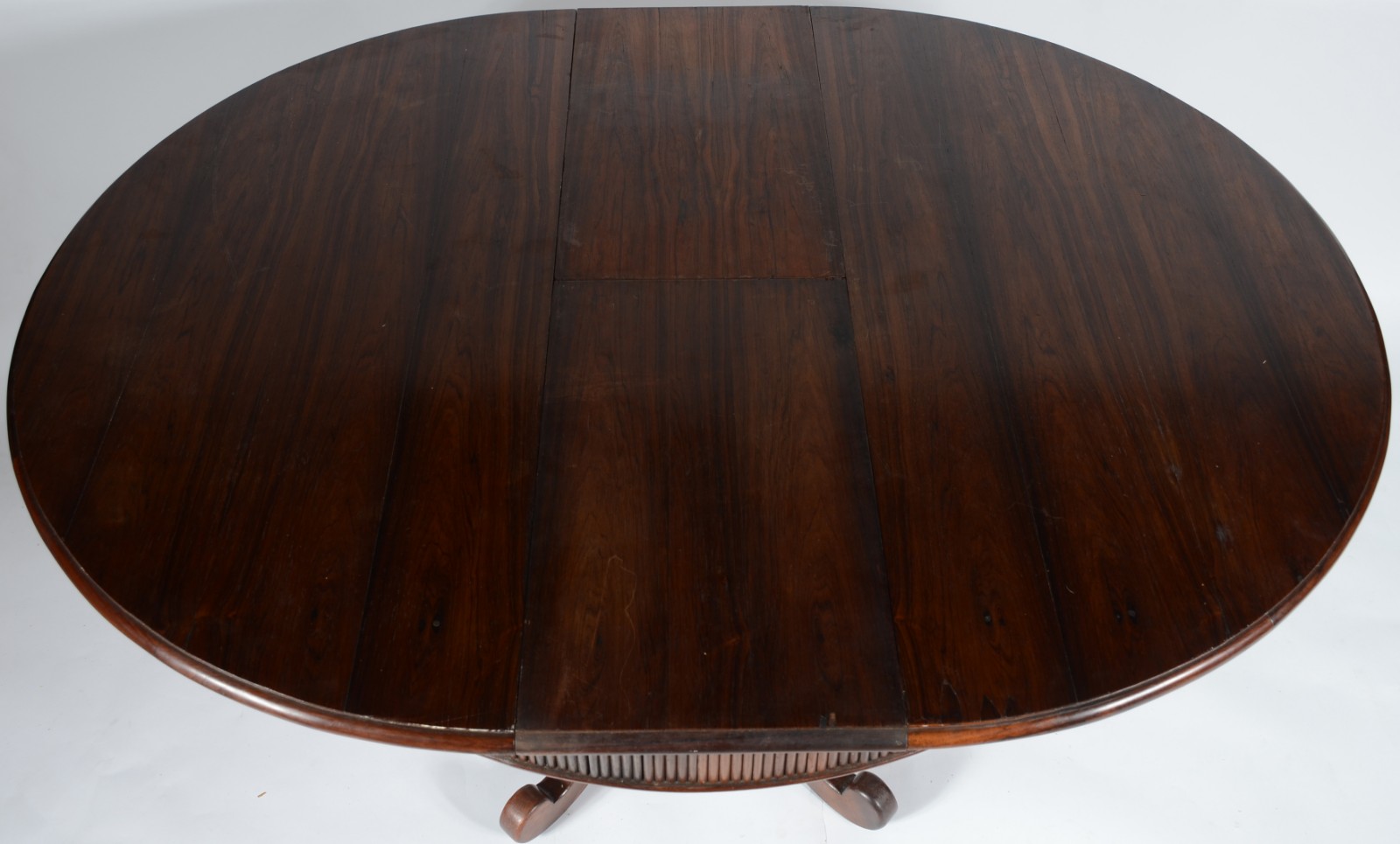 Mesa de madeira nobre no feitio redondo com tábua extensora (0,30 cm... - foto 5 de 5