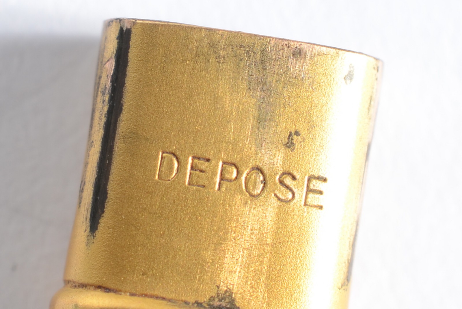 Quatro peças diversas de ouro 18 k, sendo broche com pedra preta e... - foto 7 de 7