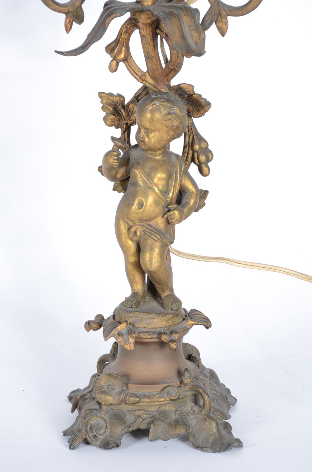 Par de abatjoures franceses de bronze ormulu, bases na forma de... - foto 6 de 9