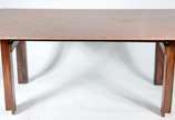 Mesa de jantar com base de jacarandá e tampo de... - Mesa de jantar com base de jacarandá e tampo de mármore rosa feitio retangular. Acompanham 8 cadeiras de jacarandá com forração de palhinha e al...
