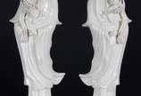 Guan Yin - Par de estatuetas de porcelana "Blanc de Chine" representando Guan Yin.