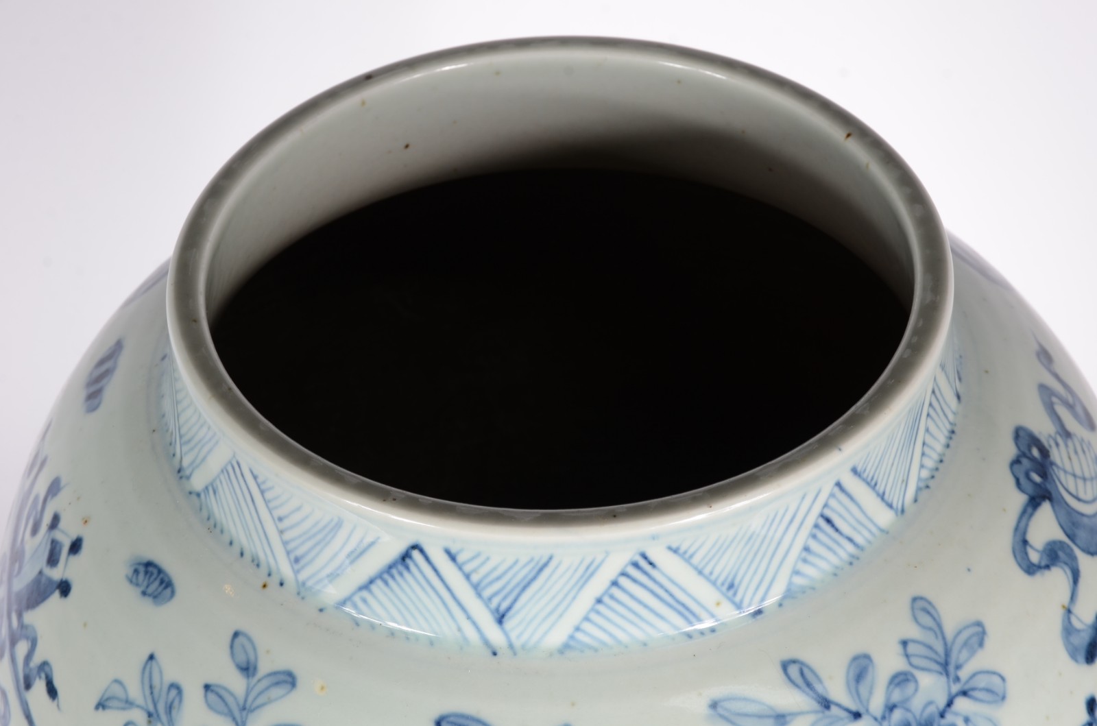 Grande potiche de porcelana oriental decoração em azul e branco... - foto 4 de 8