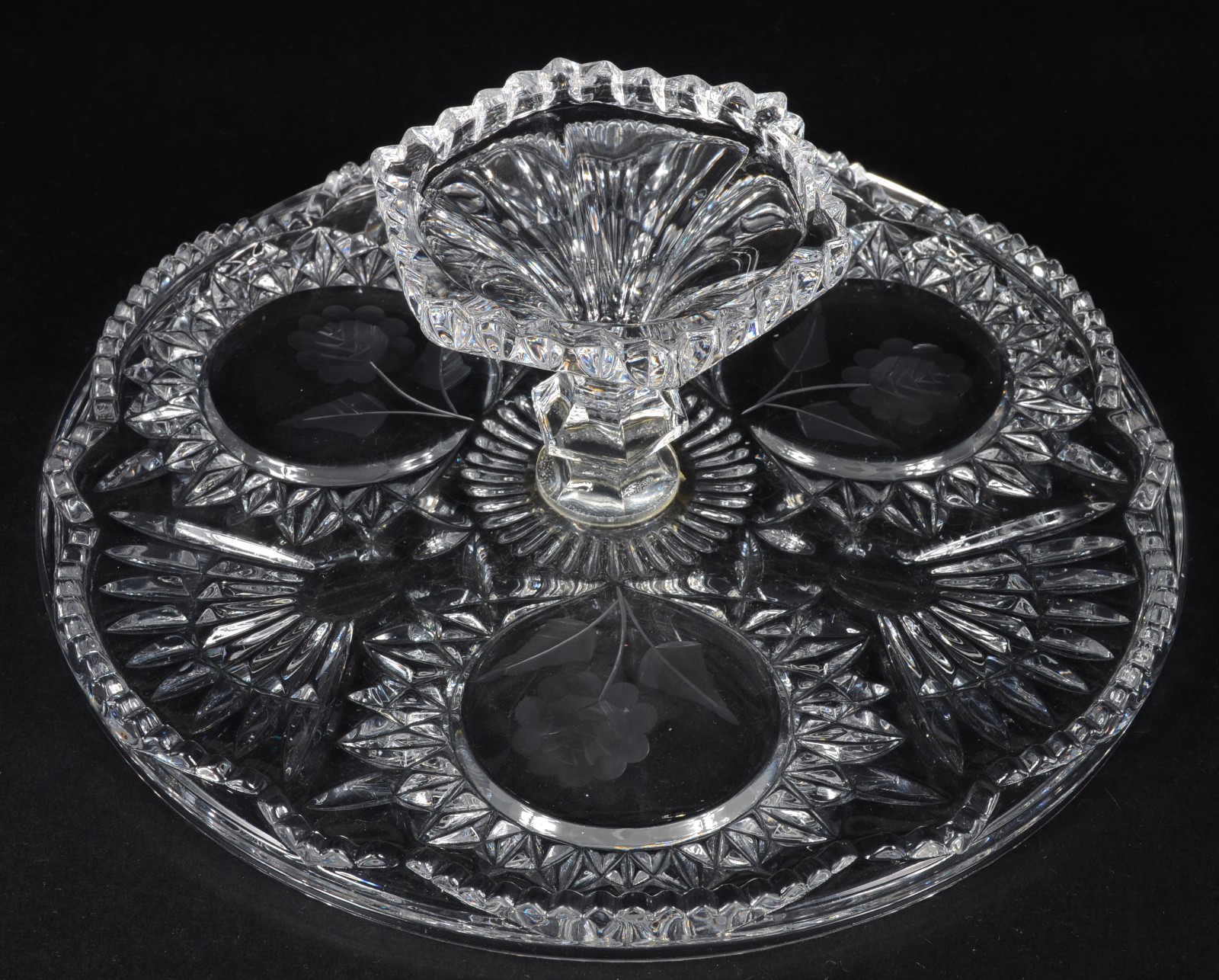 Prato de pé alto para bolo de cristal lapidado. - foto 4 de 4