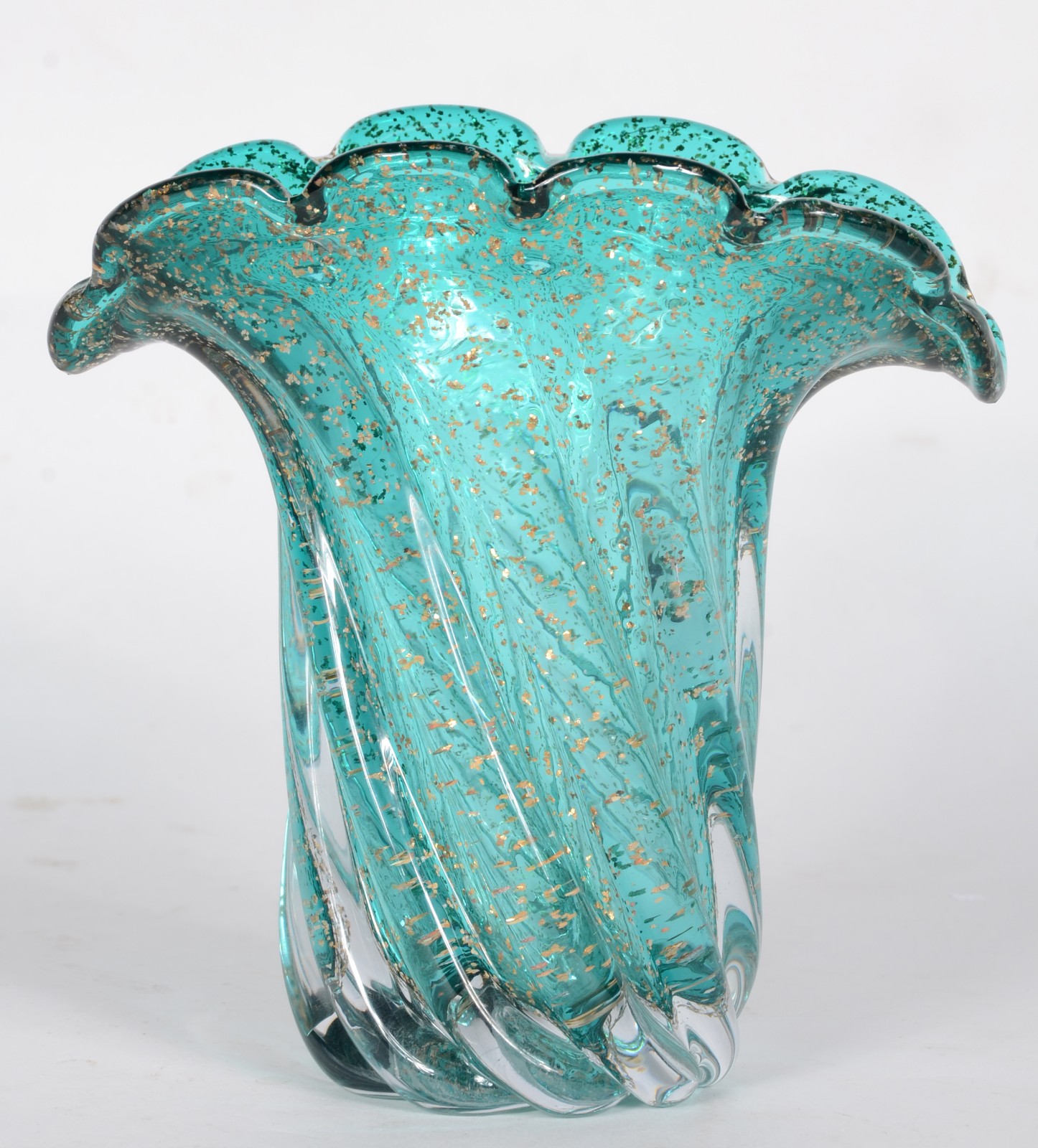 Vaso de vidro decorativo na cor azul com pó de ouro, detalhes em... - foto 2 de 5