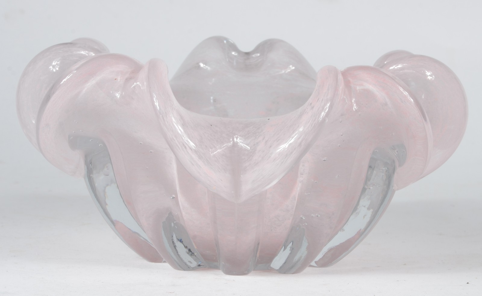 Bowl de vidro decorativo na cor rosa, detalhes gomados, borda... - foto 1 de 4