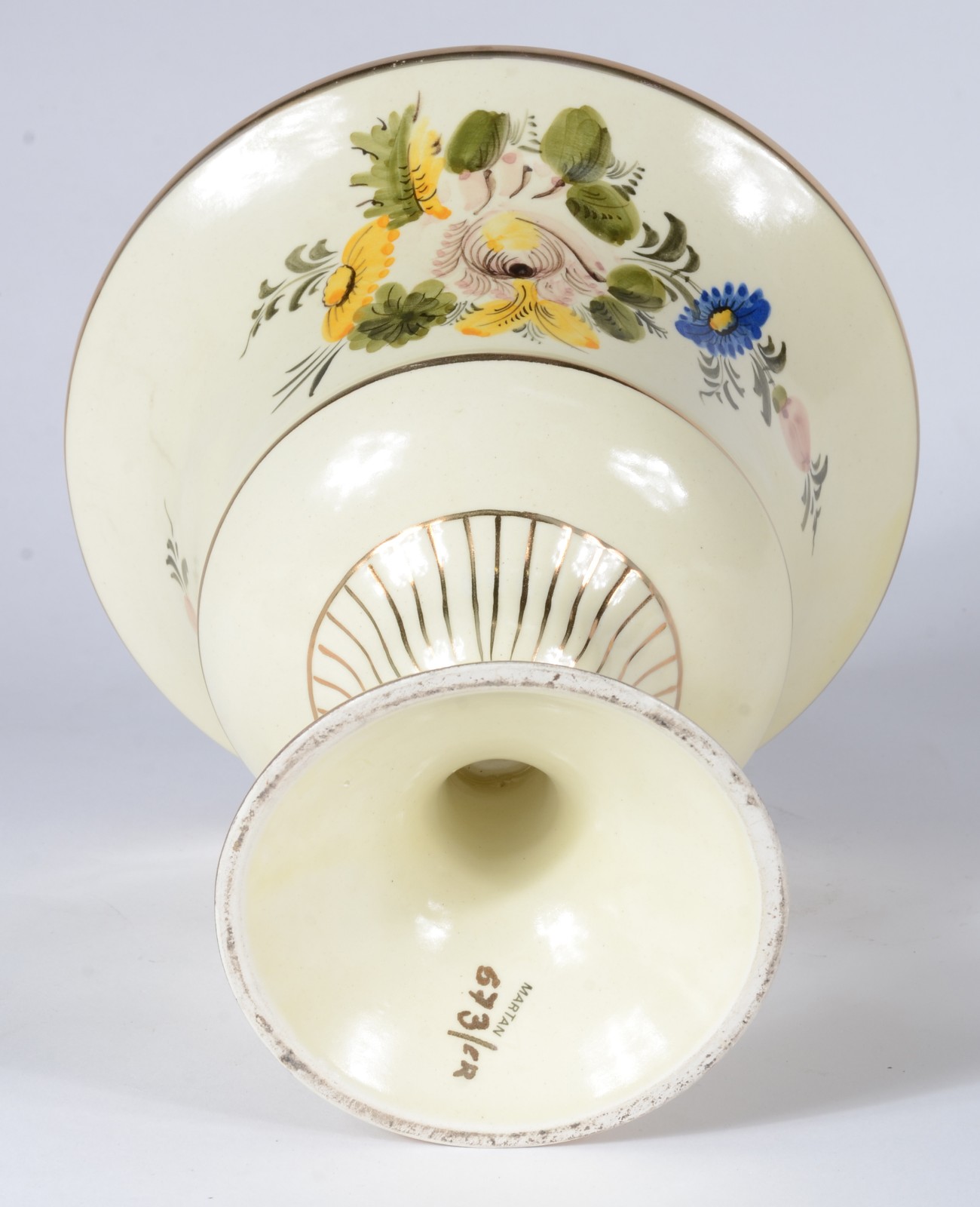 Diversas peças, sendo: potiche de porcelana e 12 pratos de sobremesa... - foto 4 de 6