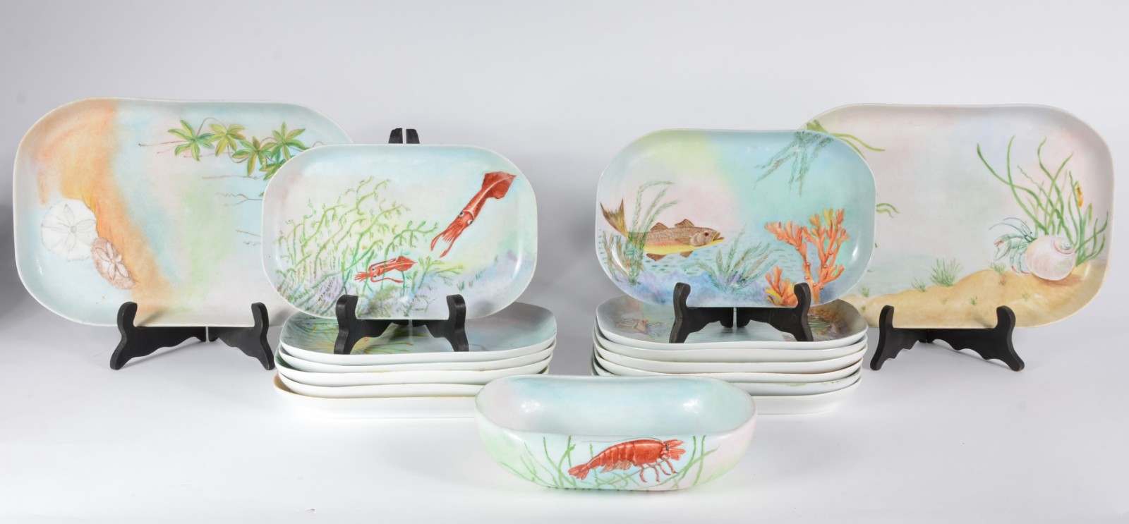 Serviço para peixe de porcelana pintada á mão com motivos marinhos... - foto 1 de 6