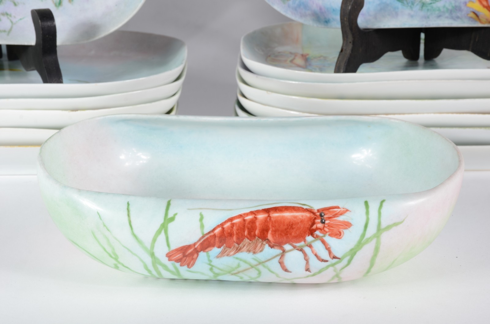 Serviço para peixe de porcelana pintada á mão com motivos marinhos... - foto 5 de 6