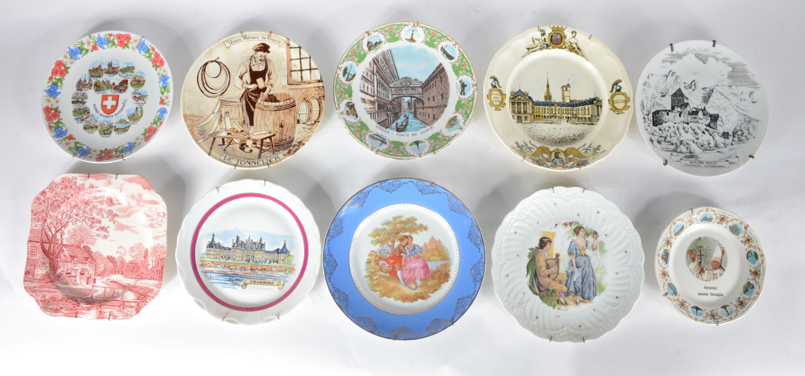 Conjunto com 10 pratos decorativos para parede, de porcelana de... - foto 1 de 11
