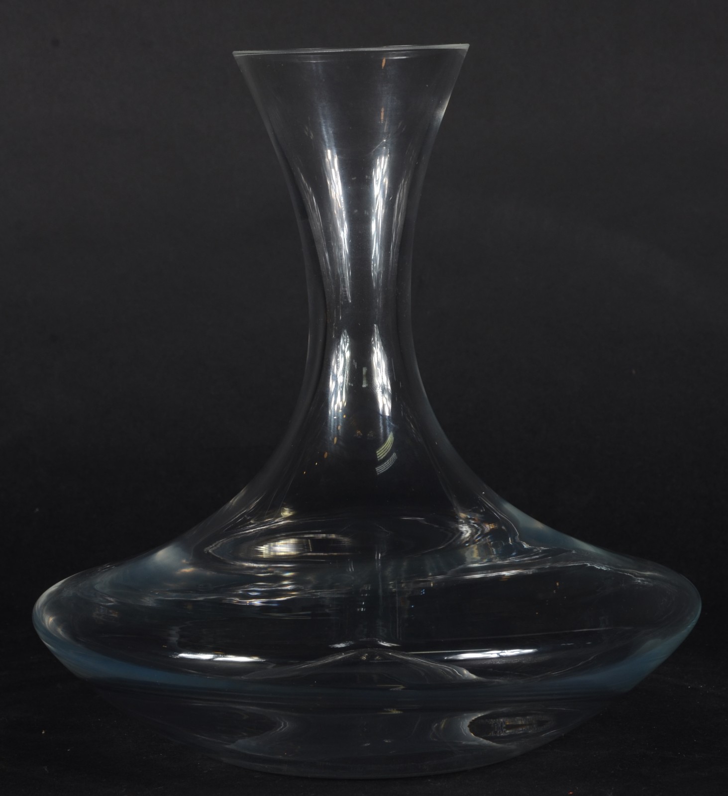 Decanteur para vinho de vidro liso. - foto 1 de 4