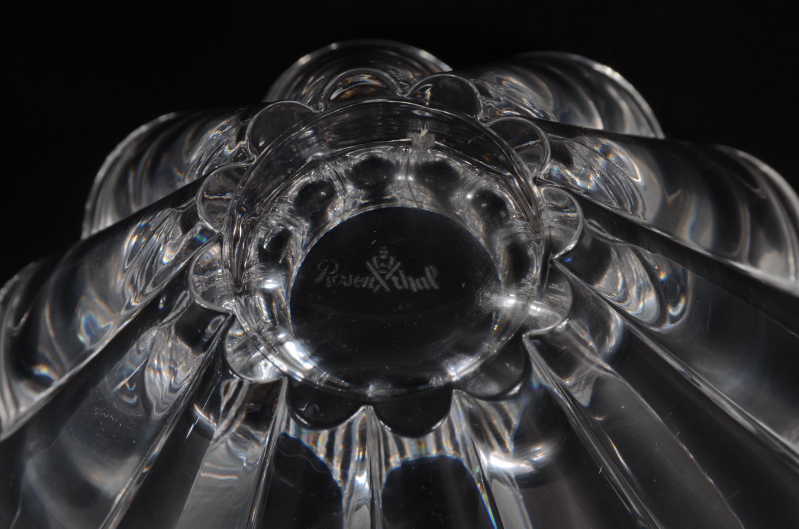 Três bowls diversos de cristal europeu lapidado. Assinados... - foto 7 de 7