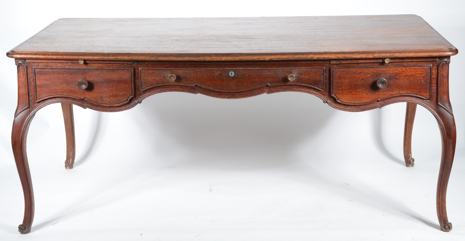 Mesa para escritório de madeira nobre, estilo Luiz XV, tres gavetas... - foto 2 de 7