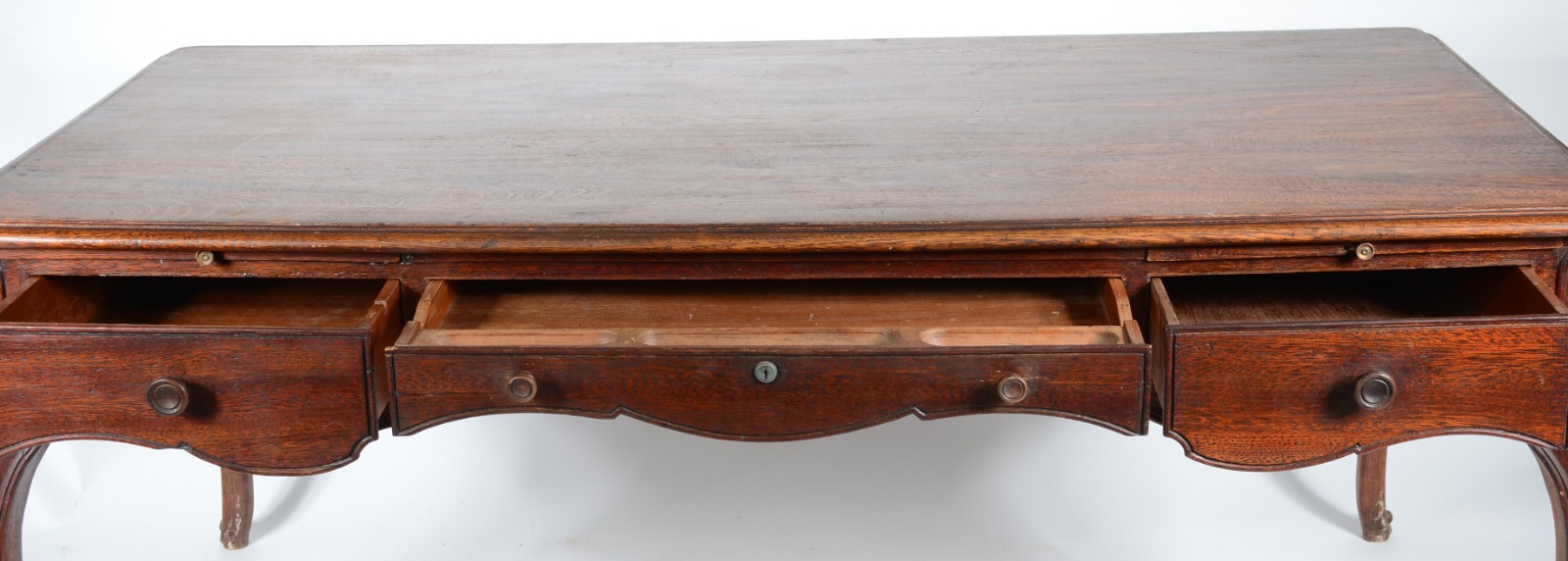 Mesa para escritório de madeira nobre, estilo Luiz XV, tres gavetas... - foto 4 de 7