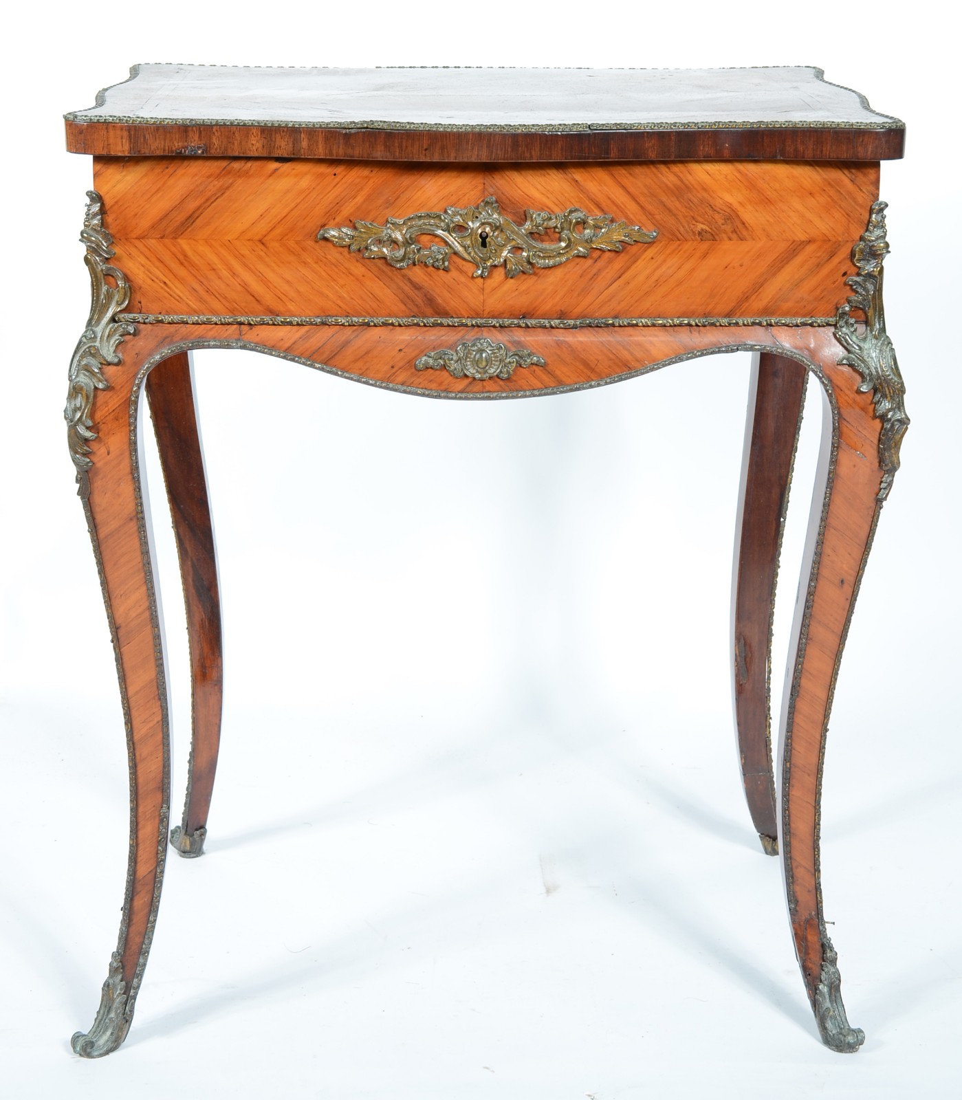 Mesa de toucador de madeira nobre, estilo francês, detalhes em... - foto 2 de 6