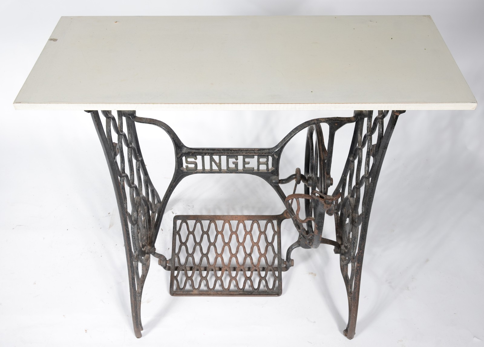 Mesa com base de metal para máquina de costura, com pedal, marca... - foto 4 de 6