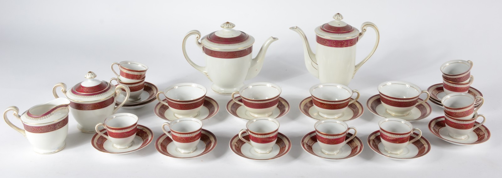 Aparelho de jantar, chá e café de porcelana japonesa, decorado com... - foto 3 de 5