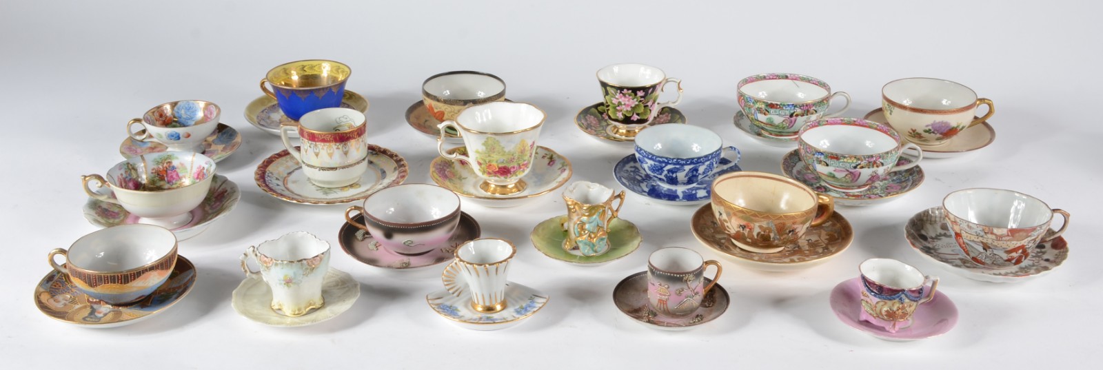 Conjunto com 20 xícaras para chá e café com seus respectivos pires... - foto 2 de 8