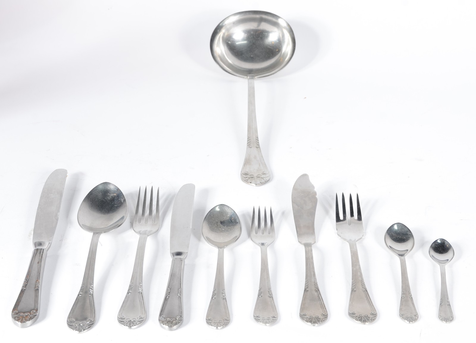 Faqueiro de aço inox Cromo 18.10, composto de: 12 facas, 12 garfos... - foto 1 de 5