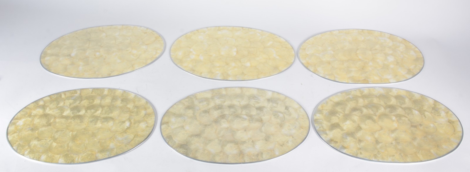 Conjunto com 6 souplats e 6 porta copos de material simulando madre... - foto 2 de 3