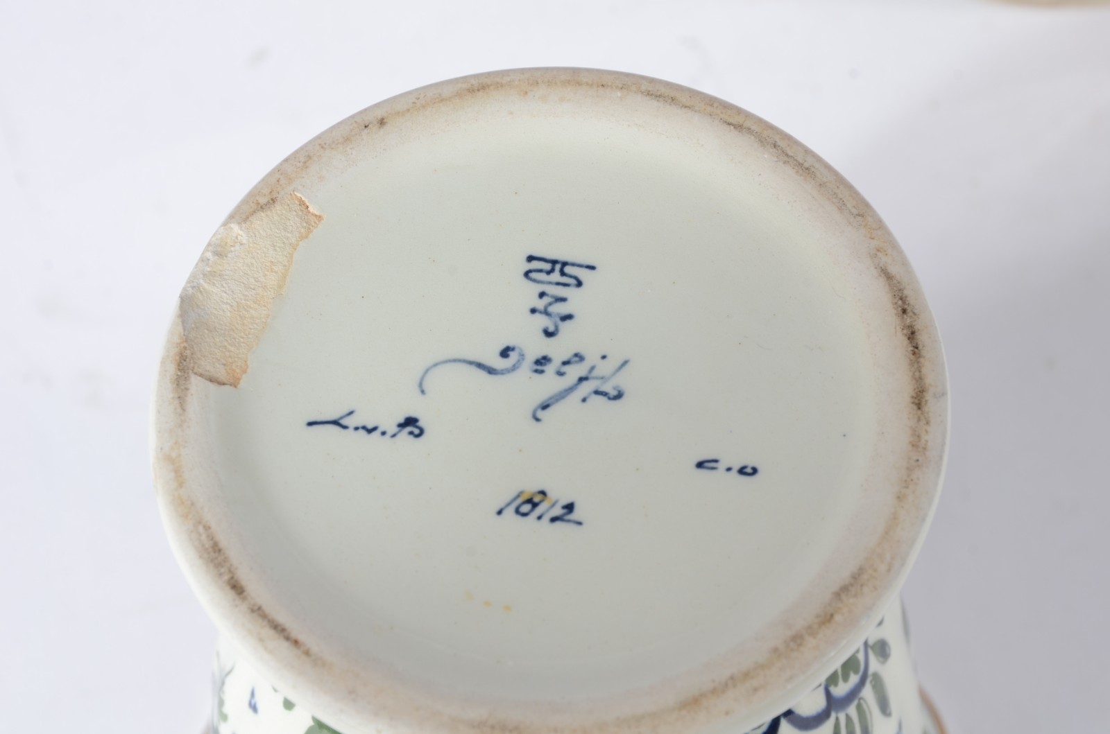 Par de vasos de cerâmica holandesa de Delft, decoração em policromia... - foto 5 de 6