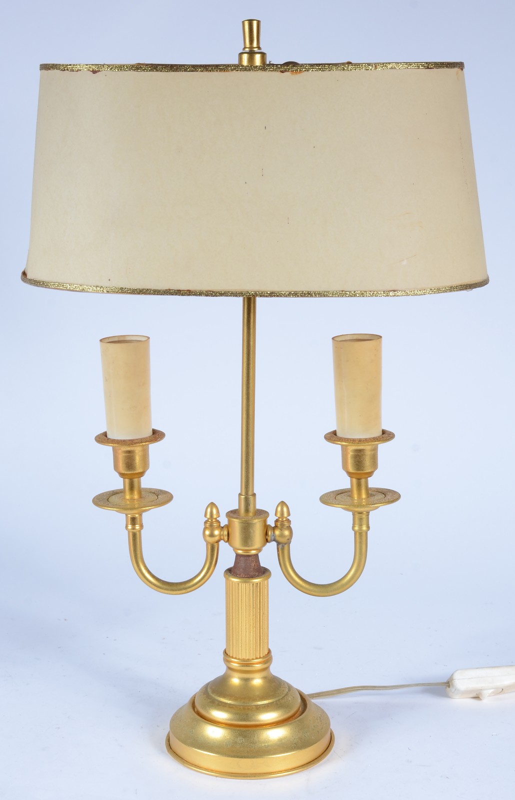 Abatjour para 2 luzes de metal dourado, cúpula na cor bege. Estilo... - foto 1 de 7