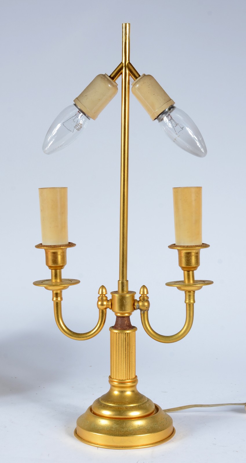 Abatjour para 2 luzes de metal dourado, cúpula na cor bege. Estilo... - foto 5 de 7