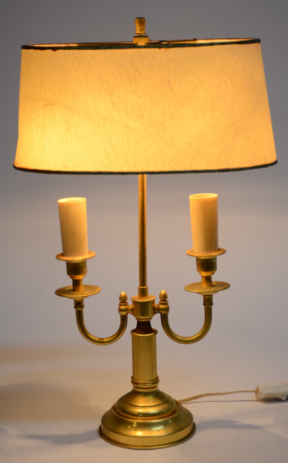 Abatjour para 2 luzes de metal dourado, cúpula na cor bege. Estilo... - foto 7 de 7