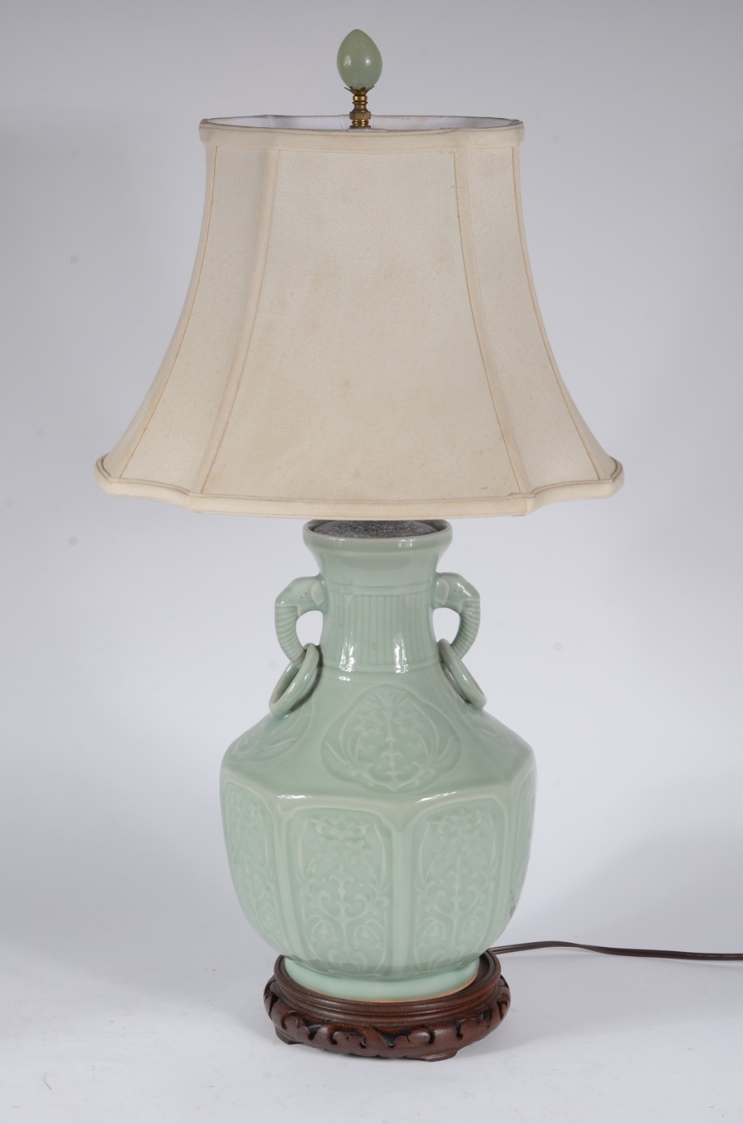 Abatjour de porcelana chinesa na cor verde Celadon, cúpula na cor... - foto 1 de 4