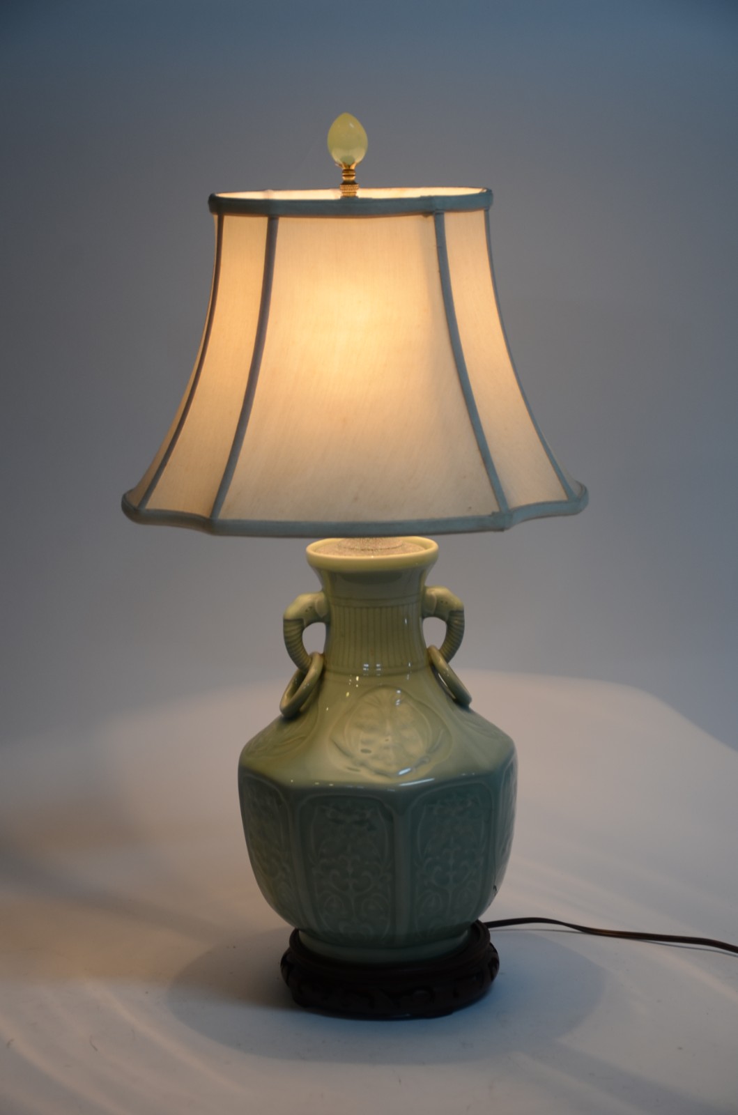 Abatjour de porcelana chinesa na cor verde Celadon, cúpula na cor... - foto 4 de 4