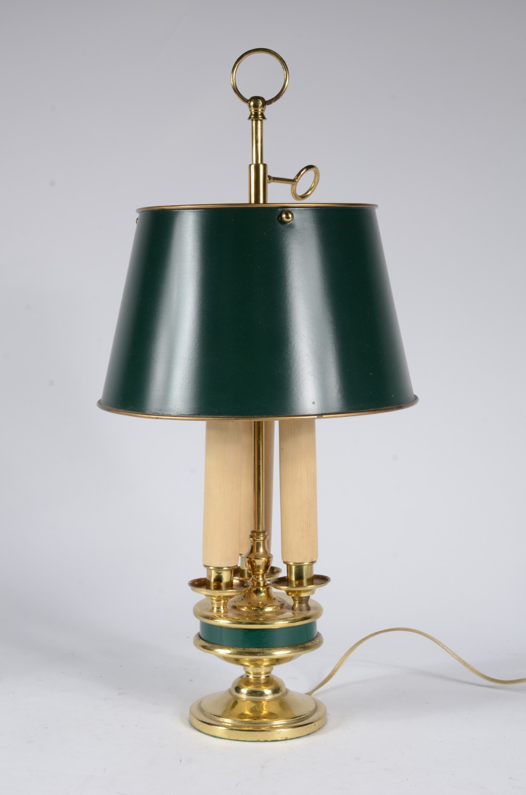 Abatjour com base de metal dourado com cúpula verde. Estilo inglês. - foto 1 de 6