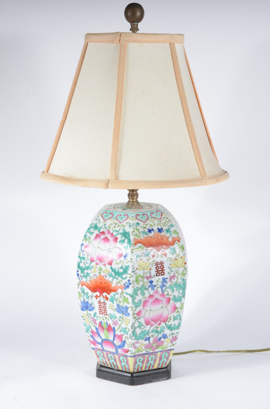 Abatjour de porcelana chinesa, decoração floral em policromia... - foto 1 de 4