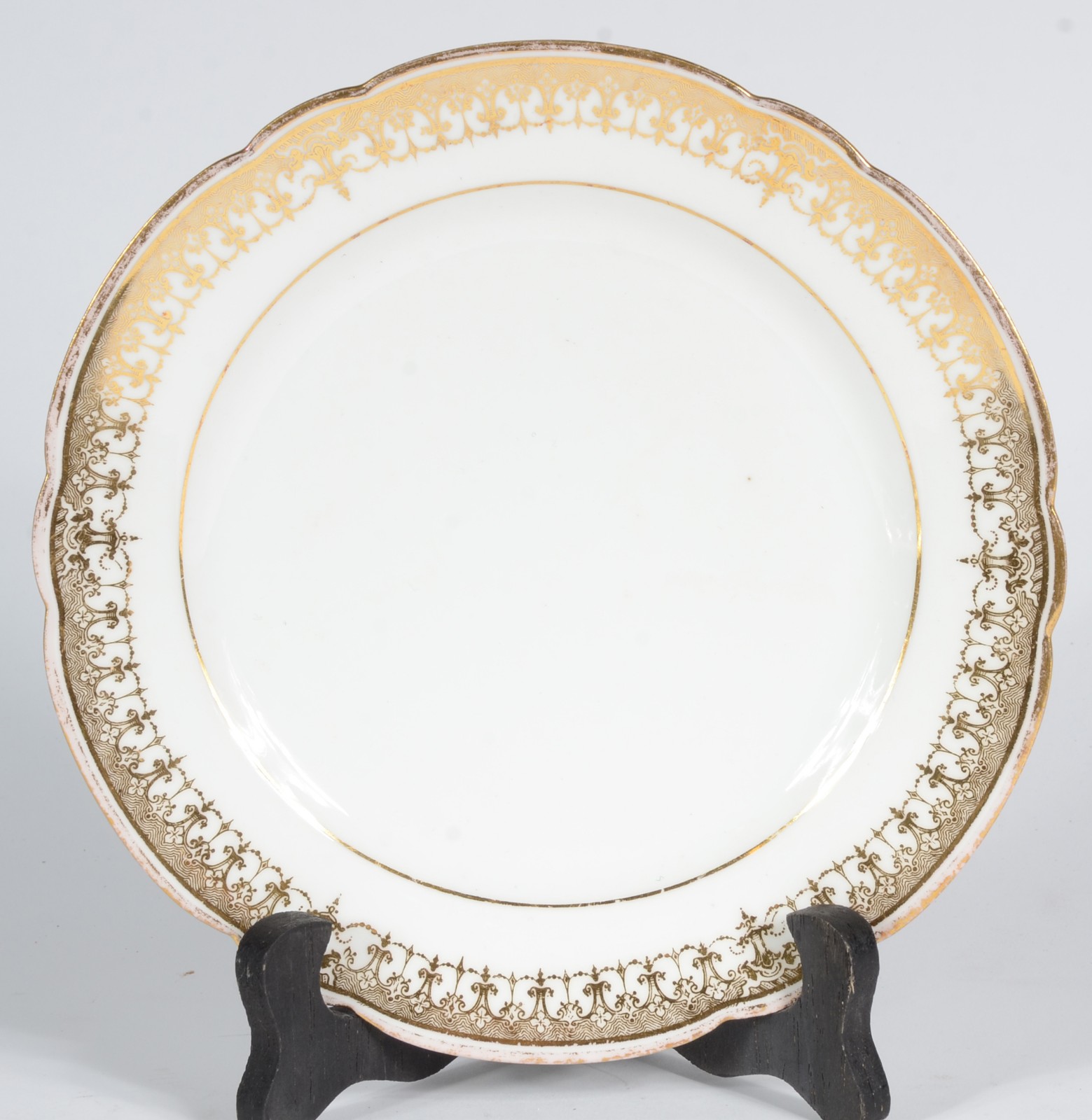 Prato raso de jantar de porcelana francesa. Serviço do Paço da... - foto 1 de 3