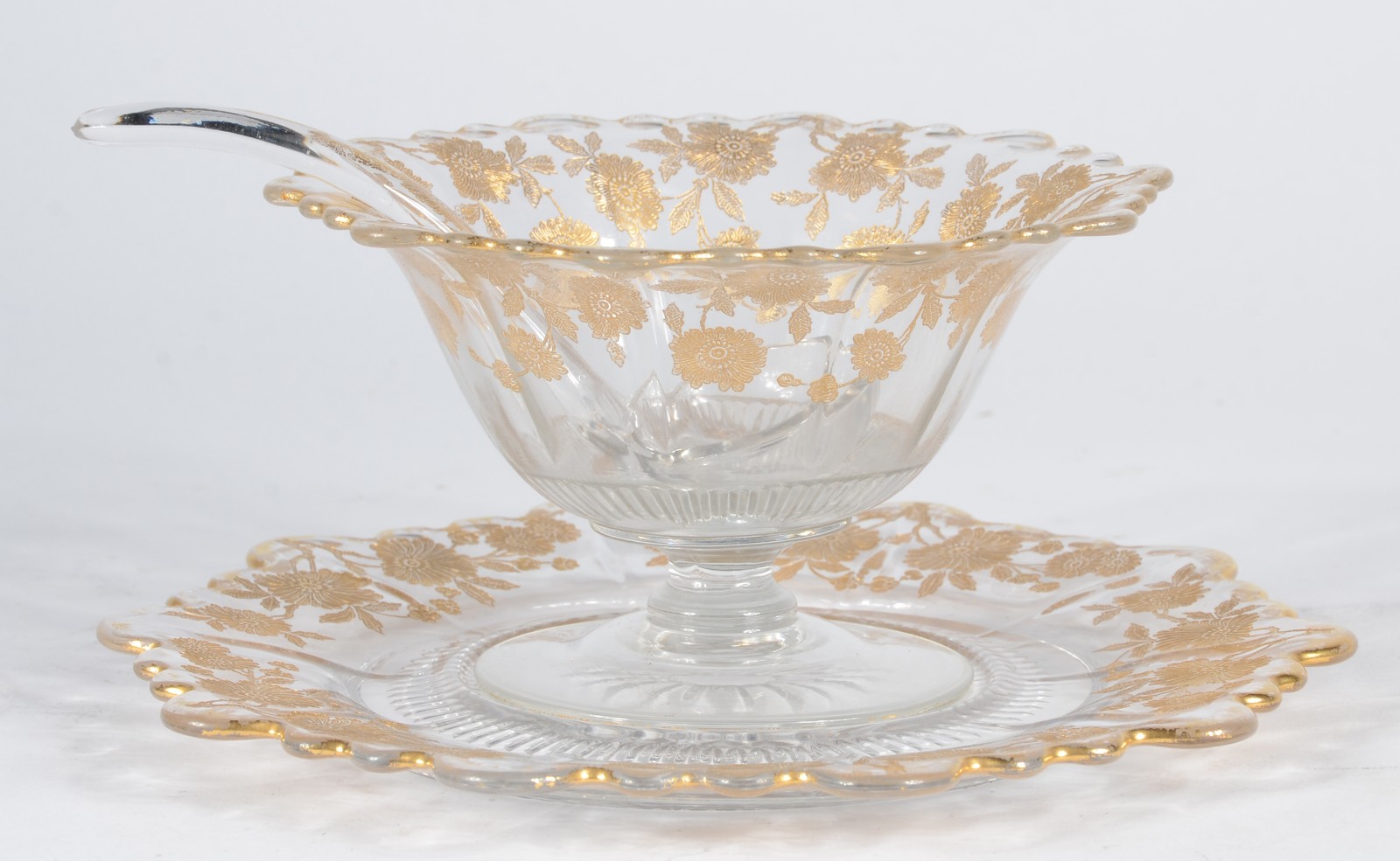 Molheira de cristal decorada com flores lavradas em dourado... - foto 1 de 6