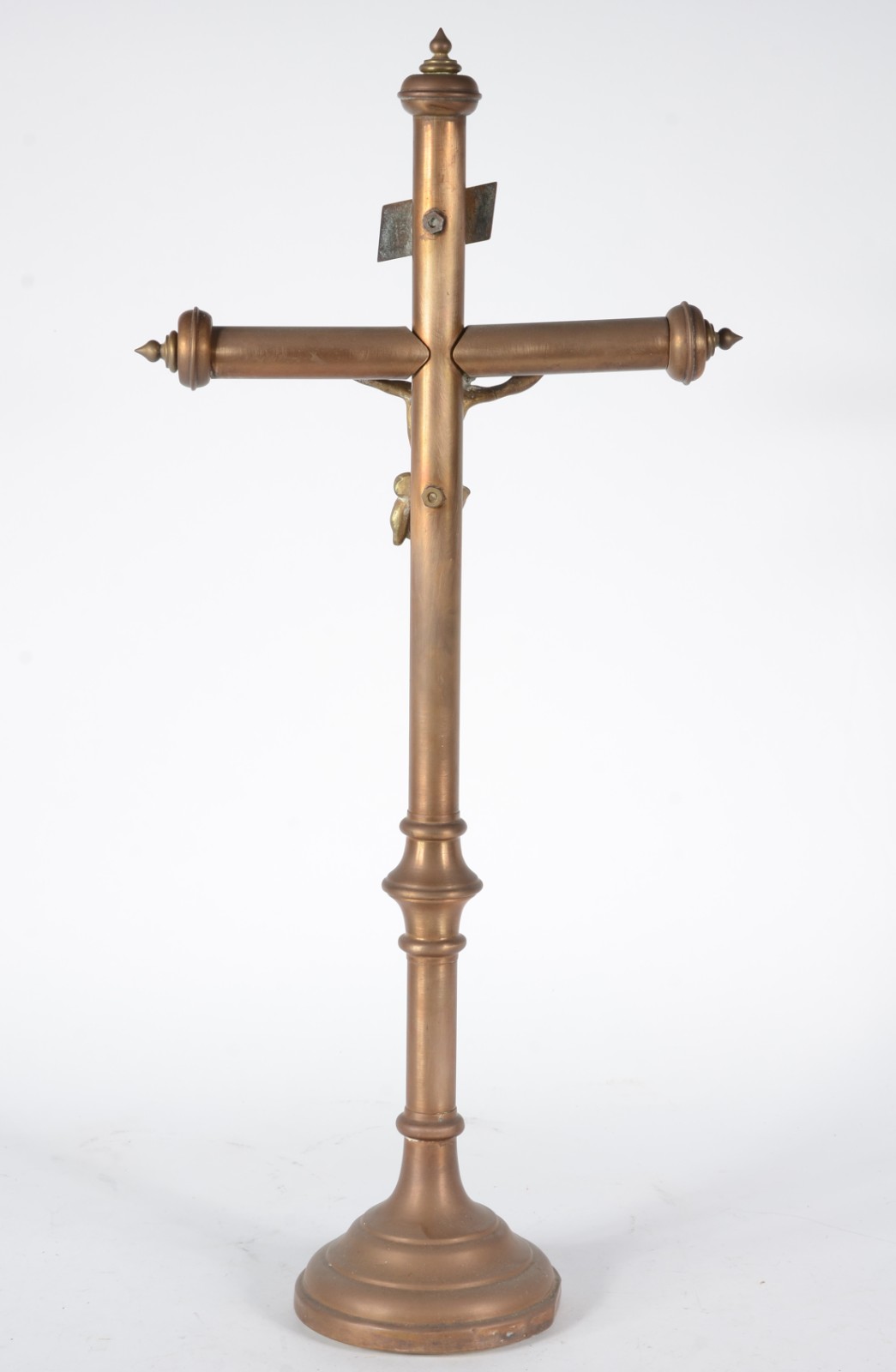 Duas peças sacras, sendo: santa ceia e crucifixo com figura de Cristo... - foto 4 de 5