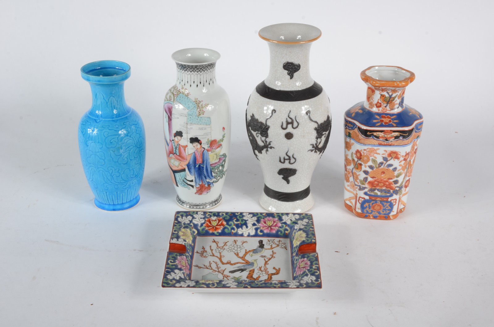 Diversas peças, sendo: 4 vasos de porcelana oriental e cinzeiro... - foto 1 de 11