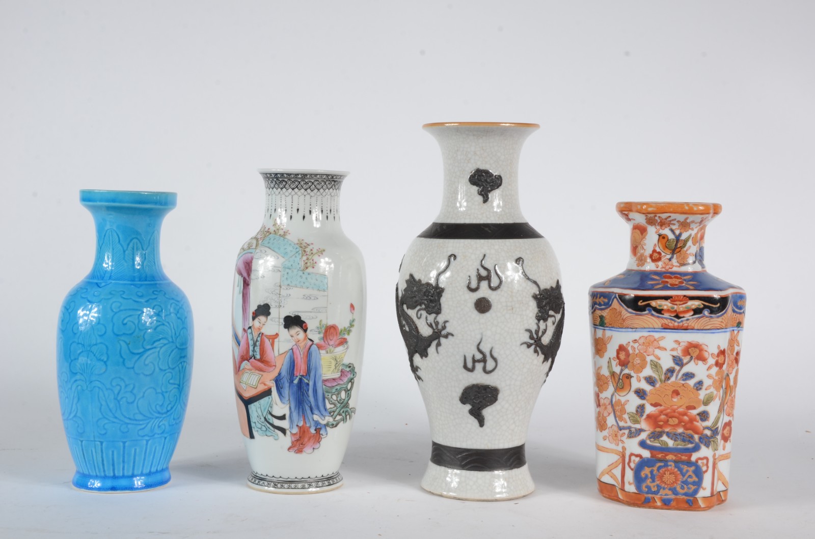 Diversas peças, sendo: 4 vasos de porcelana oriental e cinzeiro... - foto 3 de 11