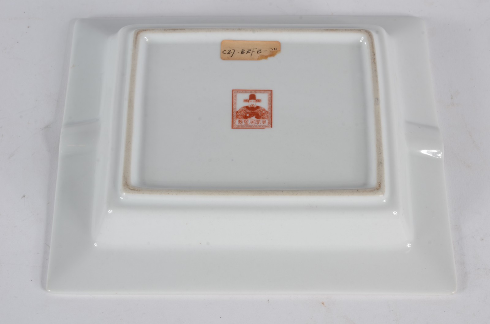 Diversas peças, sendo: 4 vasos de porcelana oriental e cinzeiro... - foto 10 de 11