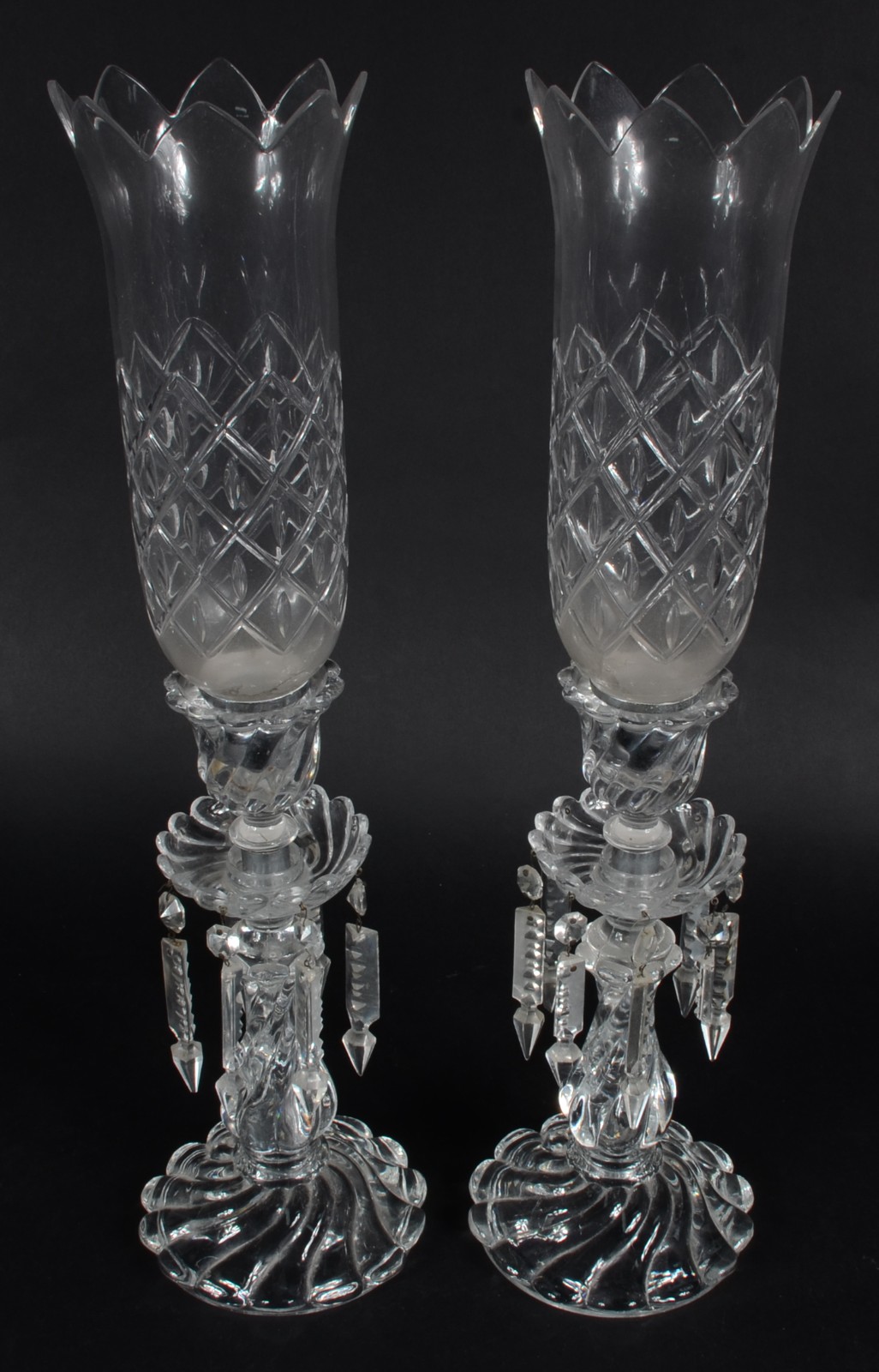 Par de castiçais de cristal frances em gomos retorcidos, pingentes... - foto 4 de 5