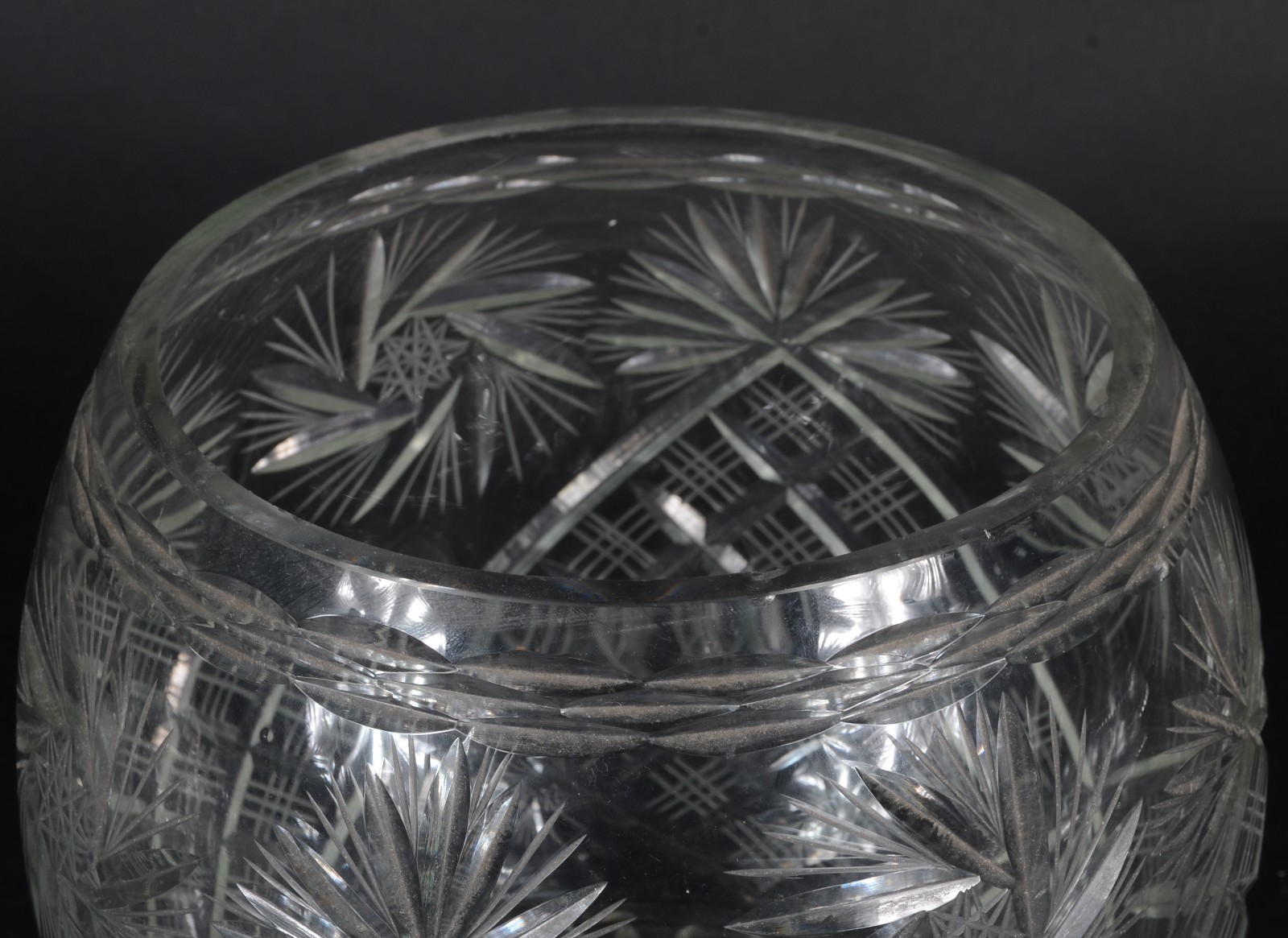 Poncheira de cristal lapidado com 12 canecas e concha. - foto 7 de 7