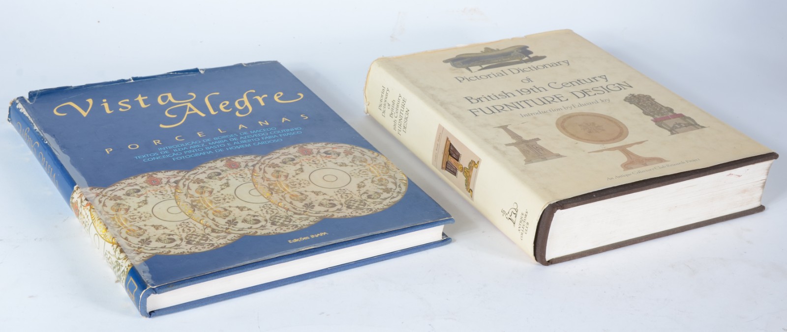 Dois livros diversos de antiguidades inglesas e porcelanas... - foto 2 de 8