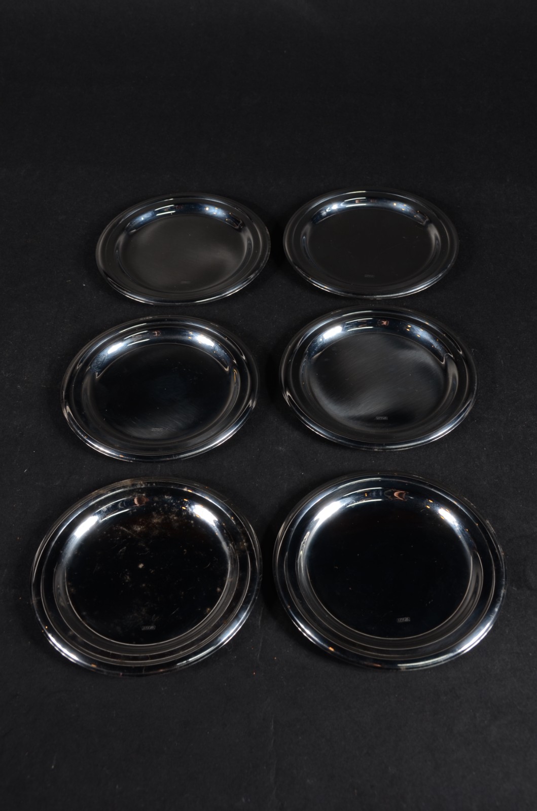 Diversas peças, sendo: 12 porta copos de cristal com borda de metal... - foto 3 de 3