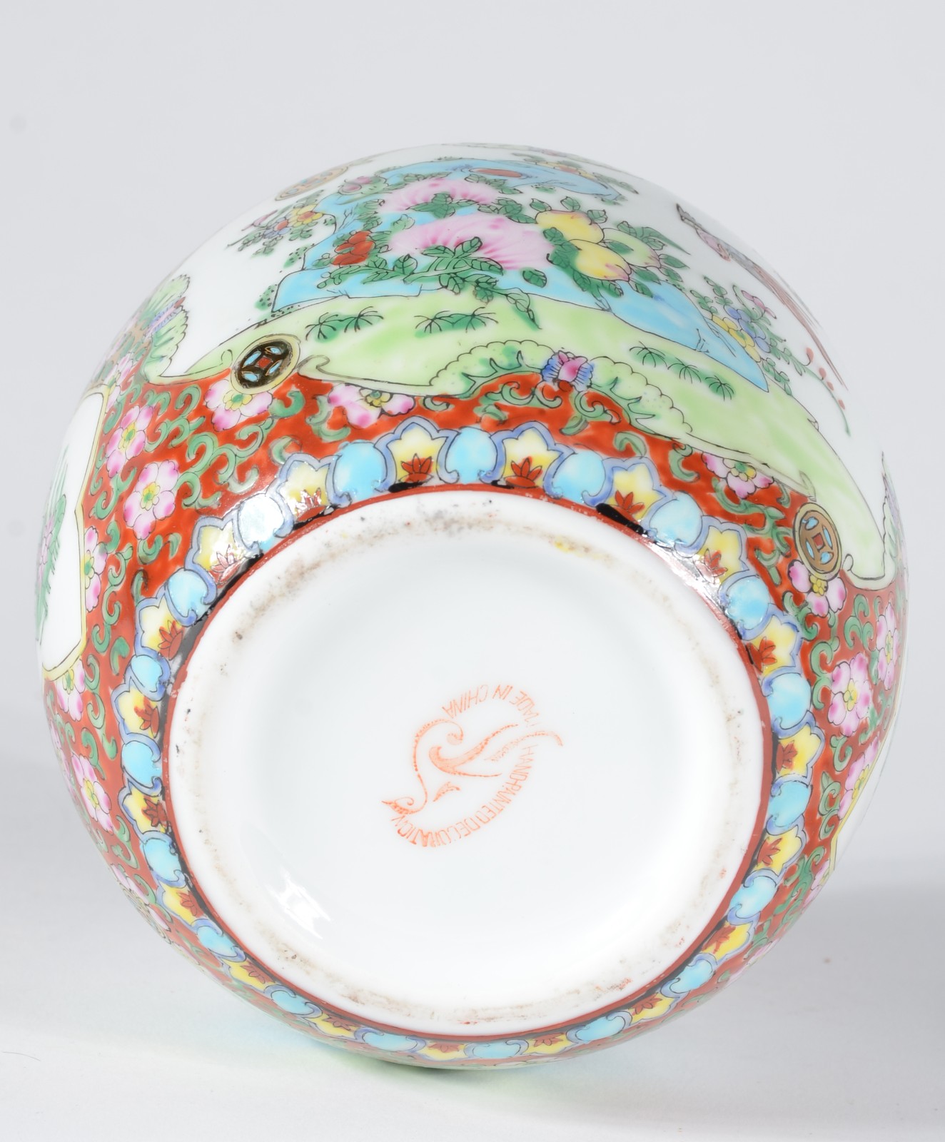 Quatro peças diversas de porcelana oriental policromada, sendo par de... - foto 6 de 7