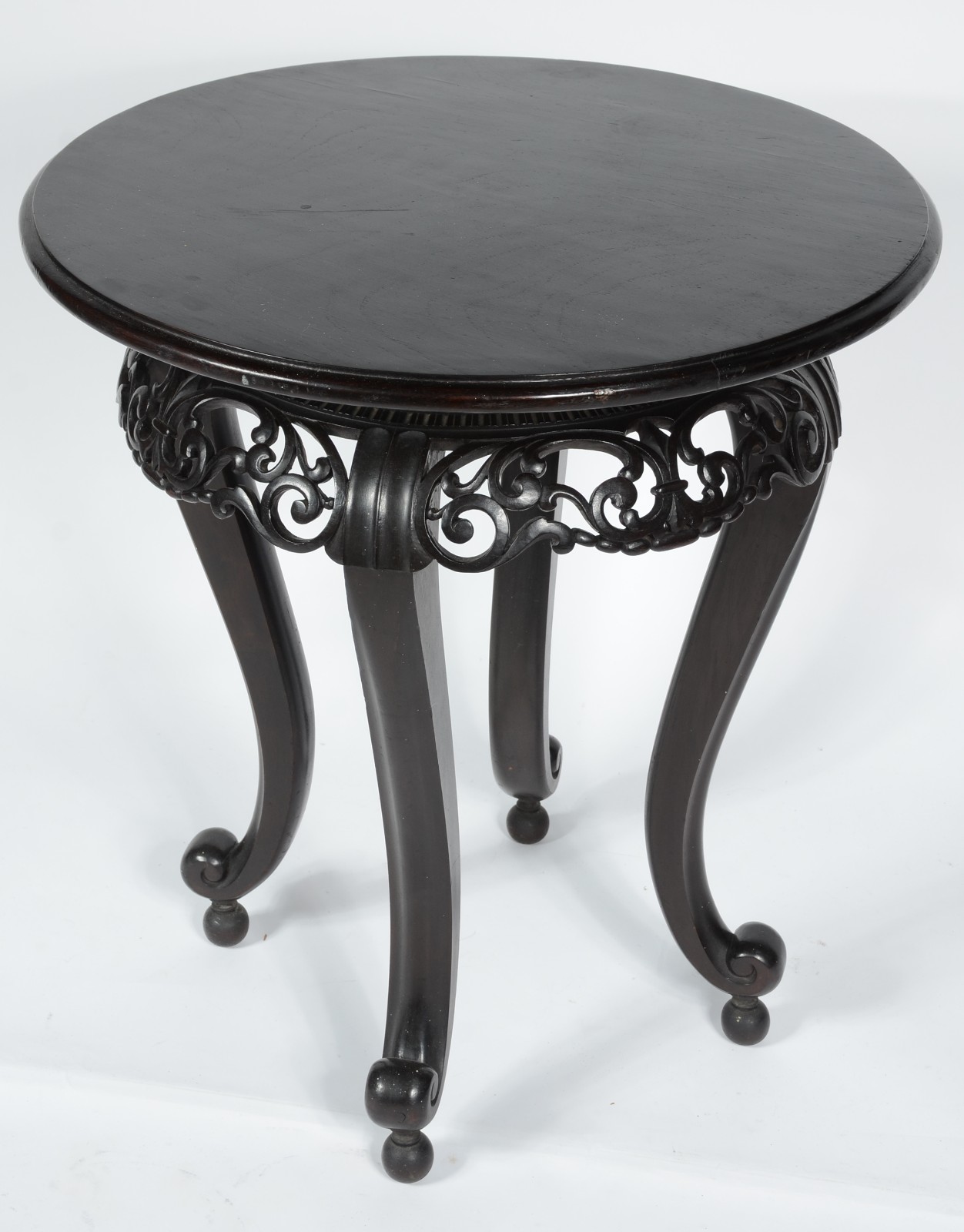 Mesa auxiliar de madeira ebanizada, estilo oriental, tampo redondo... - foto 1 de 4