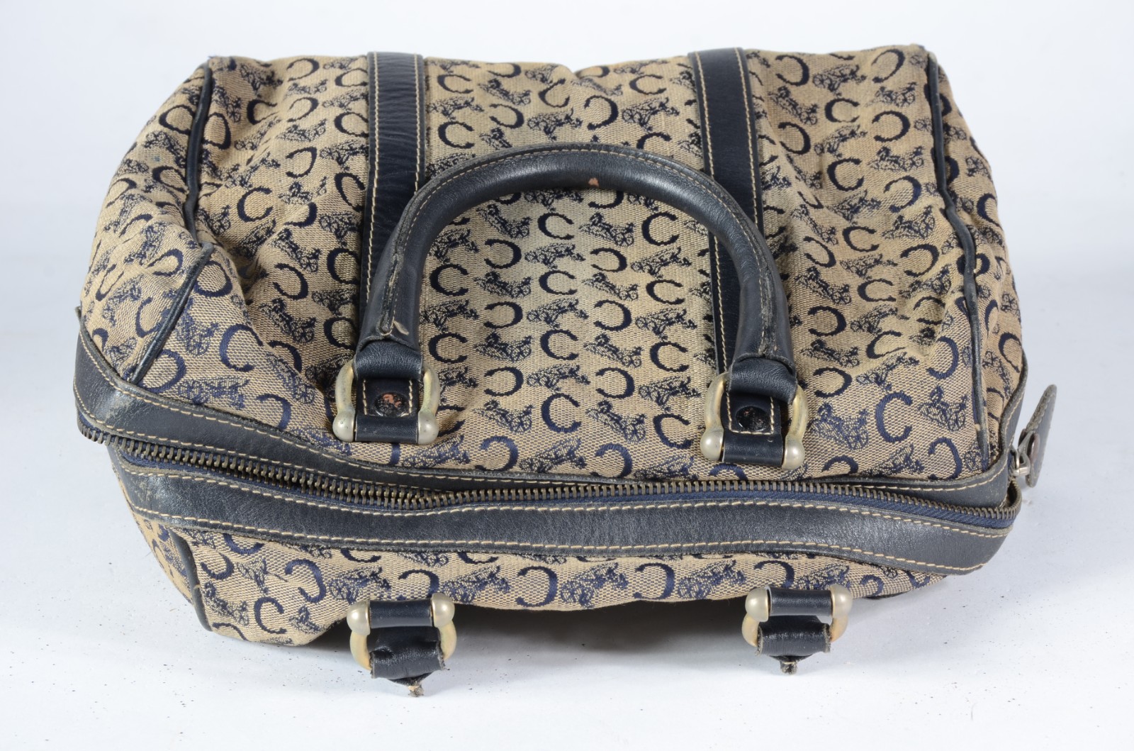 Bolsa feminina. Desgastes. - foto 3 de 4